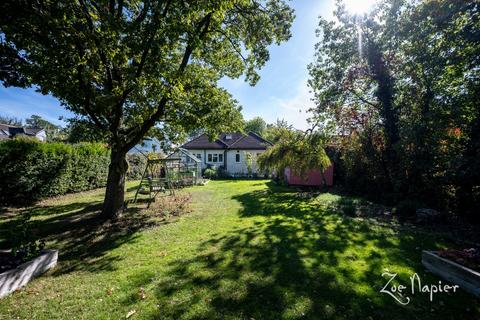 3 bedroom detached house for sale, Brentwood