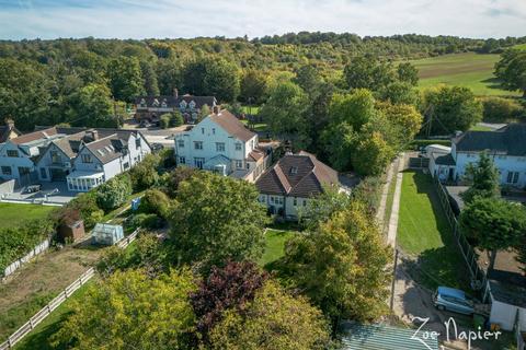 3 bedroom detached house for sale, Brentwood
