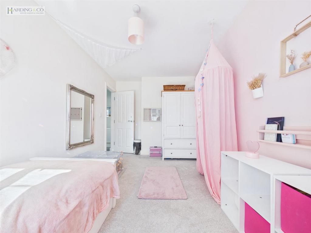 Bedroom 2 (2).jpg