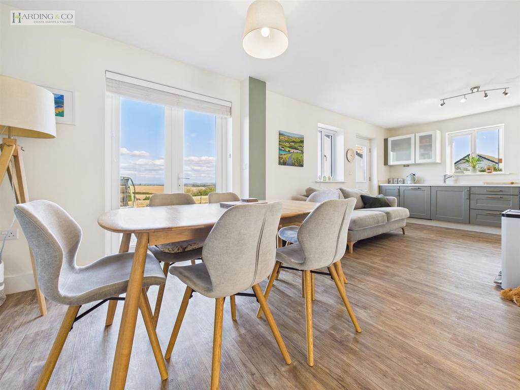 Dining area.jpg