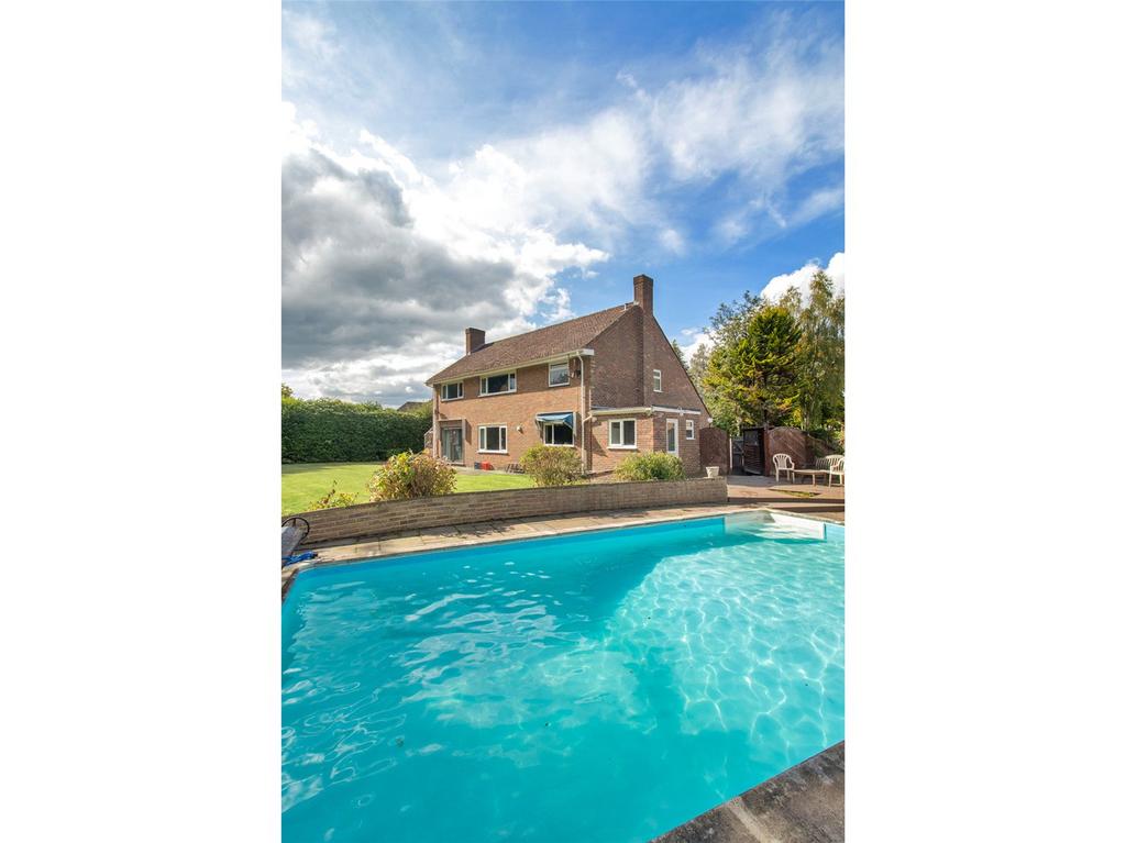 House & Pool