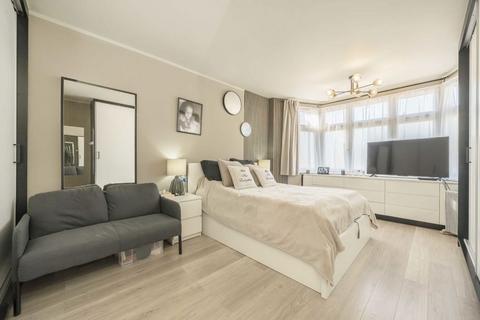 undefined, Kent Gardens, London W13
