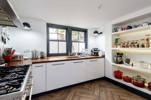 undefined, Sidney Square, London E1