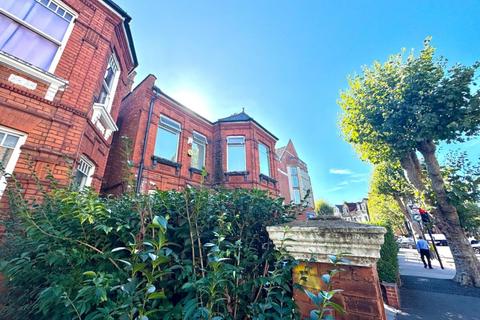 3 bedroom flat to rent, Anson Road, Willesden Green, London NW2