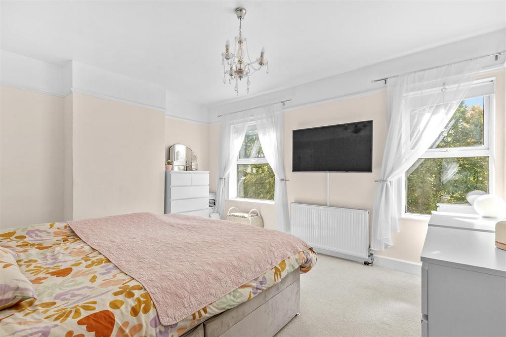 27 Pinions Road, HP13 7 AS-3.jpg