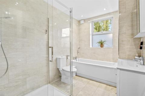 undefined, Pinions Road, High Wycombe HP13