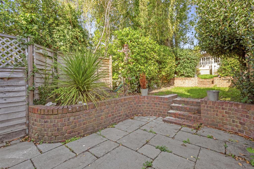 27 Pinions Road, HP13 7 AS-11.jpg