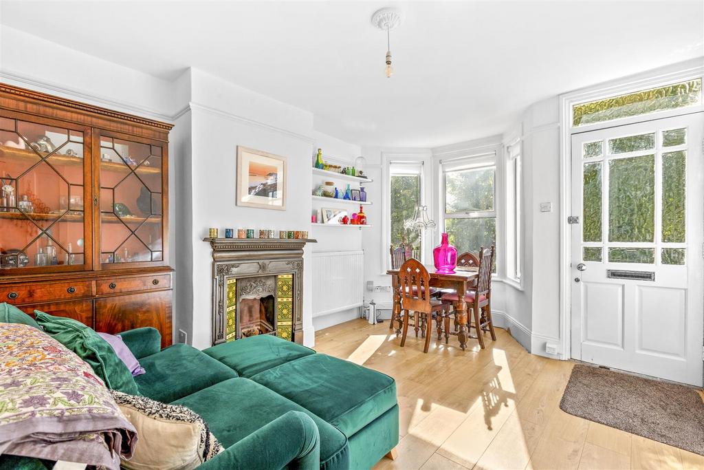 27 Pinions Road, HP13 7 AS-5.jpg