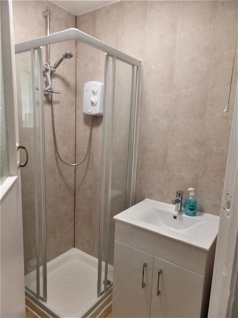 GFF Shower Room Shot Two