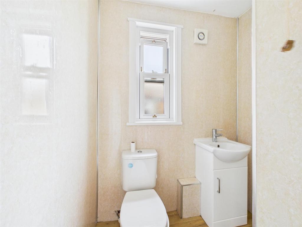 FFF Shower Room