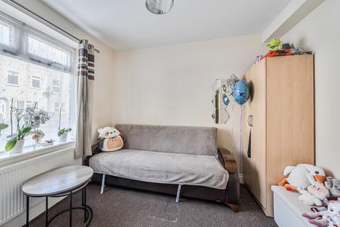 undefined, Garfield Road, London