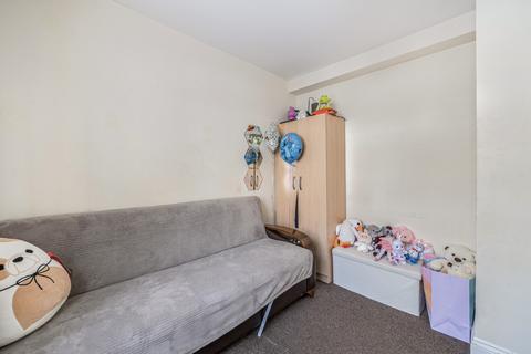 undefined, Garfield Road, London
