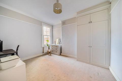 2 bedroom flat for sale, Kilkie Street, Sands End, London, SW6