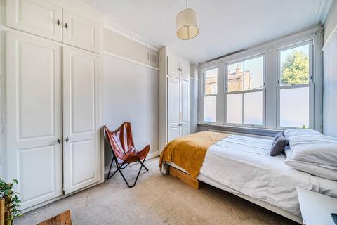 2 bedroom flat for sale, Kilkie Street, Sands End, London, SW6
