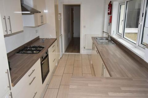 4 bedroom house to rent, Fleet Street, Sandfields, City Centre, , Swansea