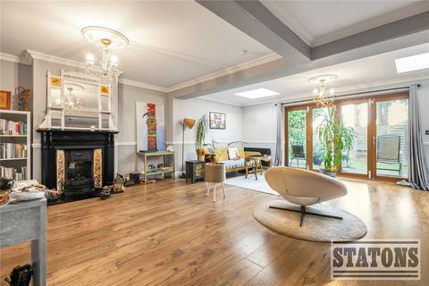 4 bedroom semi-detached house for sale, Barnet Road, Barnet, EN5