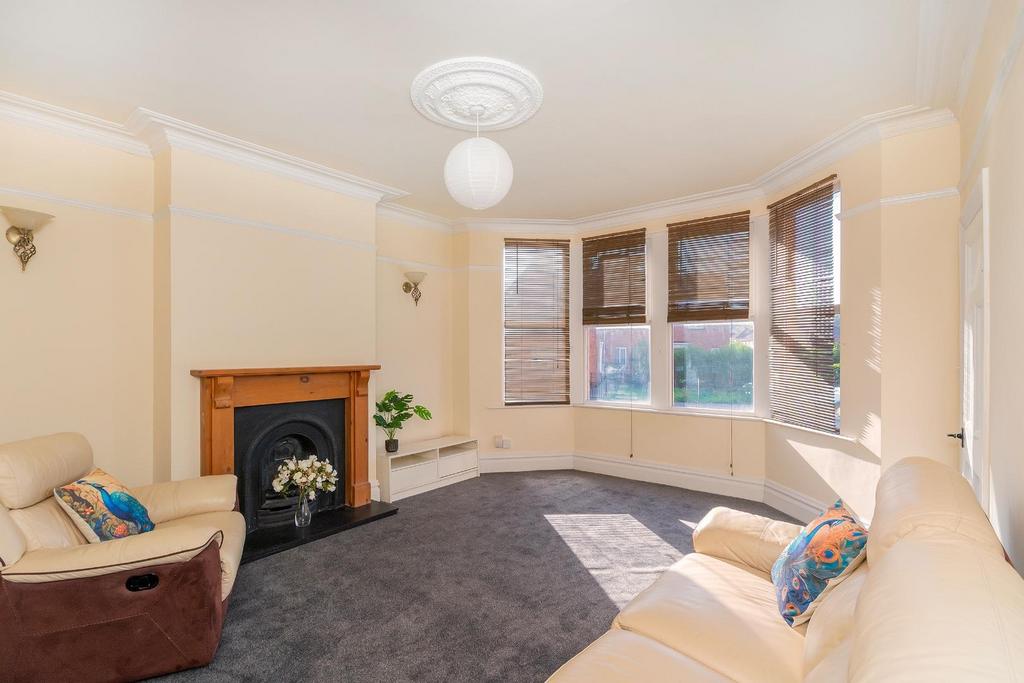 2 S7 J0 LBR - Living Room B.jpg