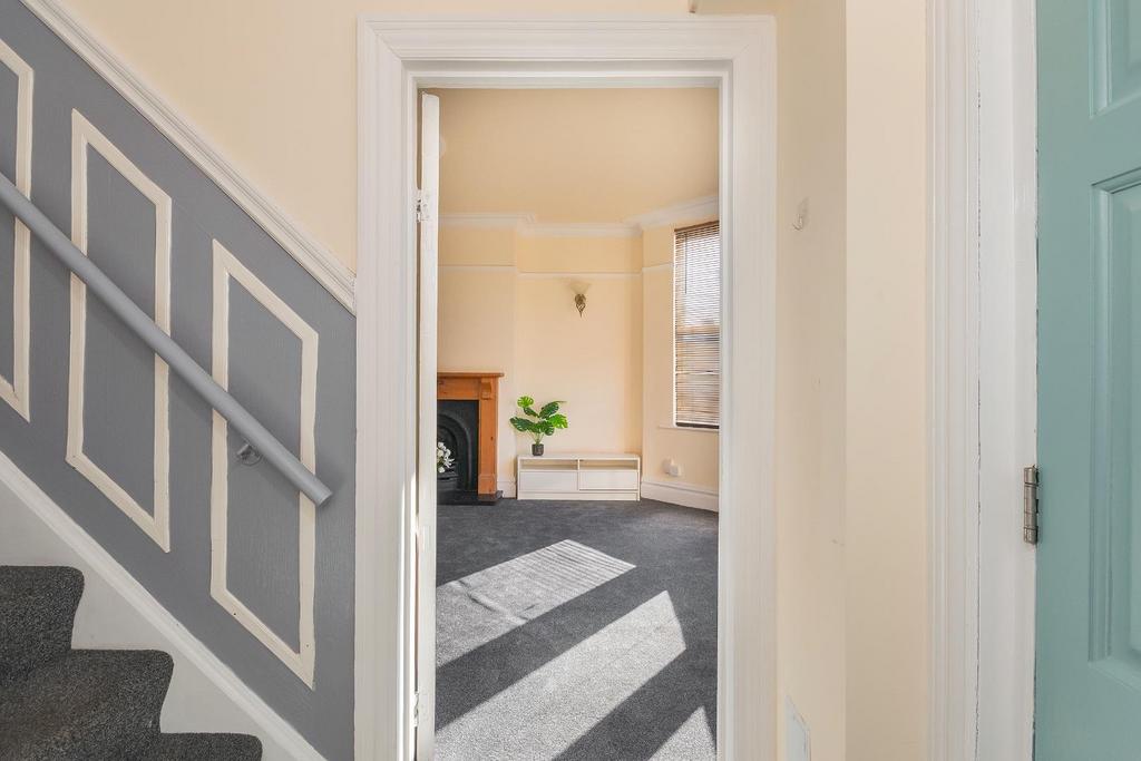 2 S7 J0 LBR - Hallway A.jpg