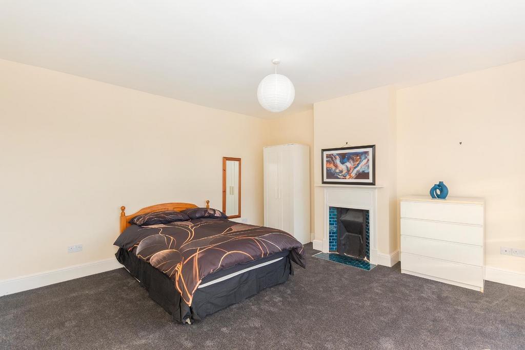 2 S7 J0 LBR - Bedroom H.jpg