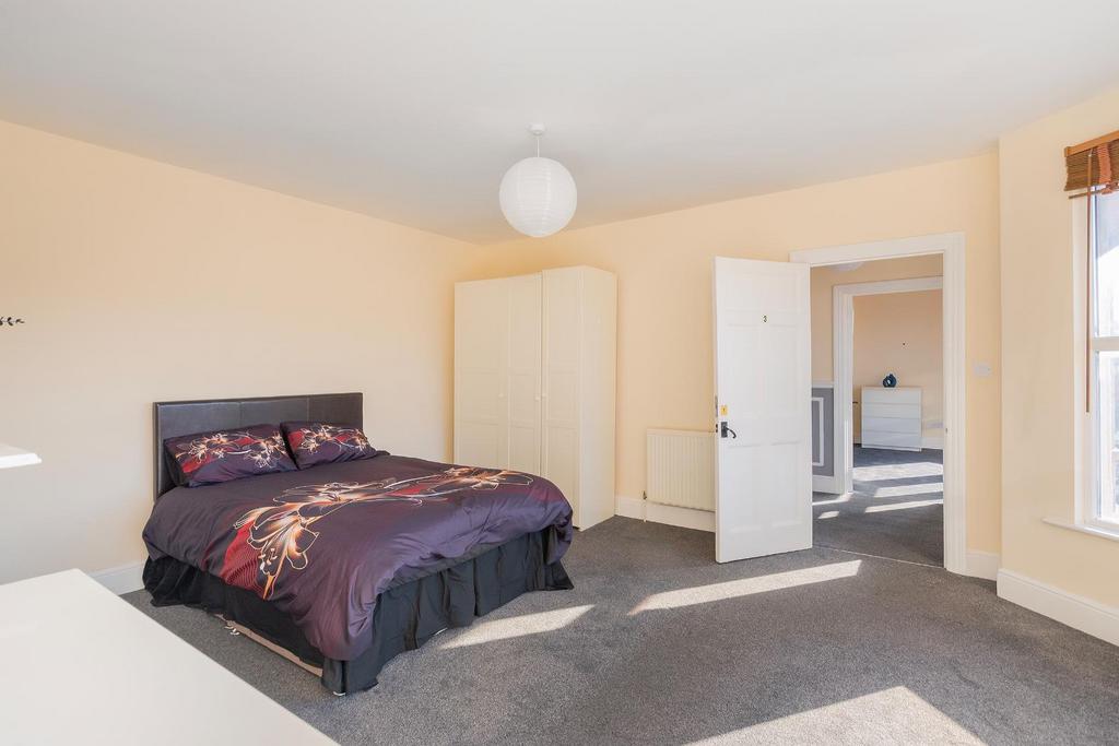 2 S7 J0 LBR - Bedroom C.jpg