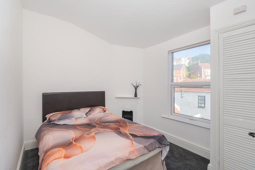 2 S7 J0 LBR - Bedroom B.jpg