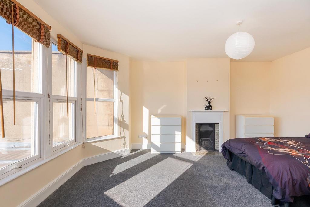 2 S7 J0 LBR - Bedroom E.jpg
