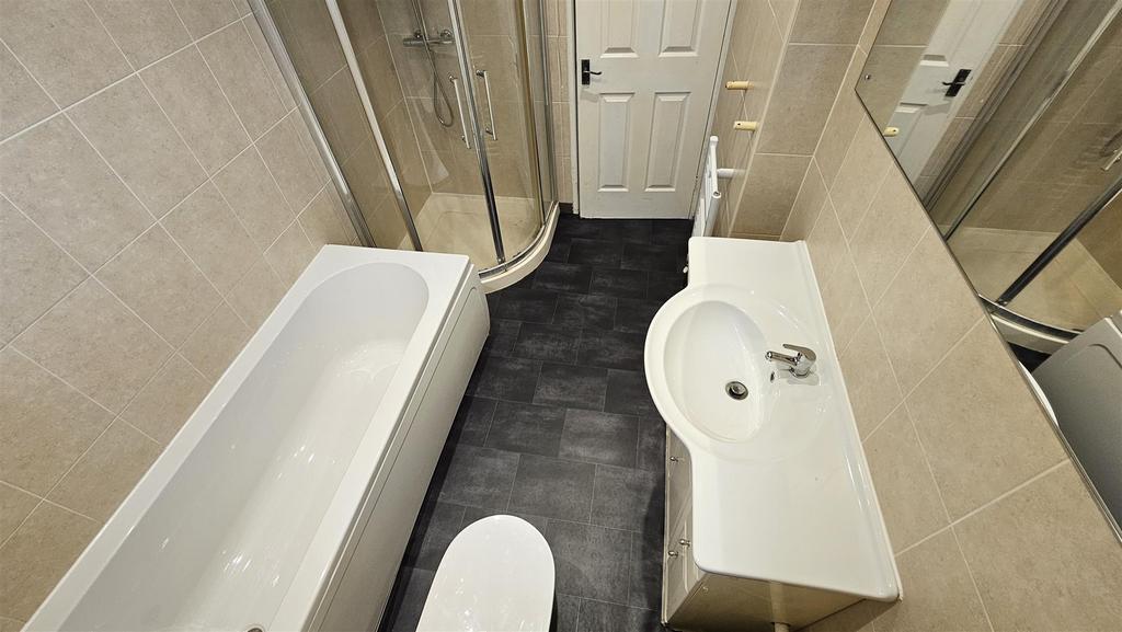 Bath/Shower Room