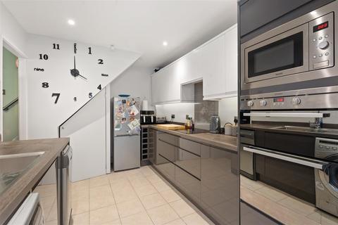 3 bedroom semi-detached house for sale, Wandon Close, Luton