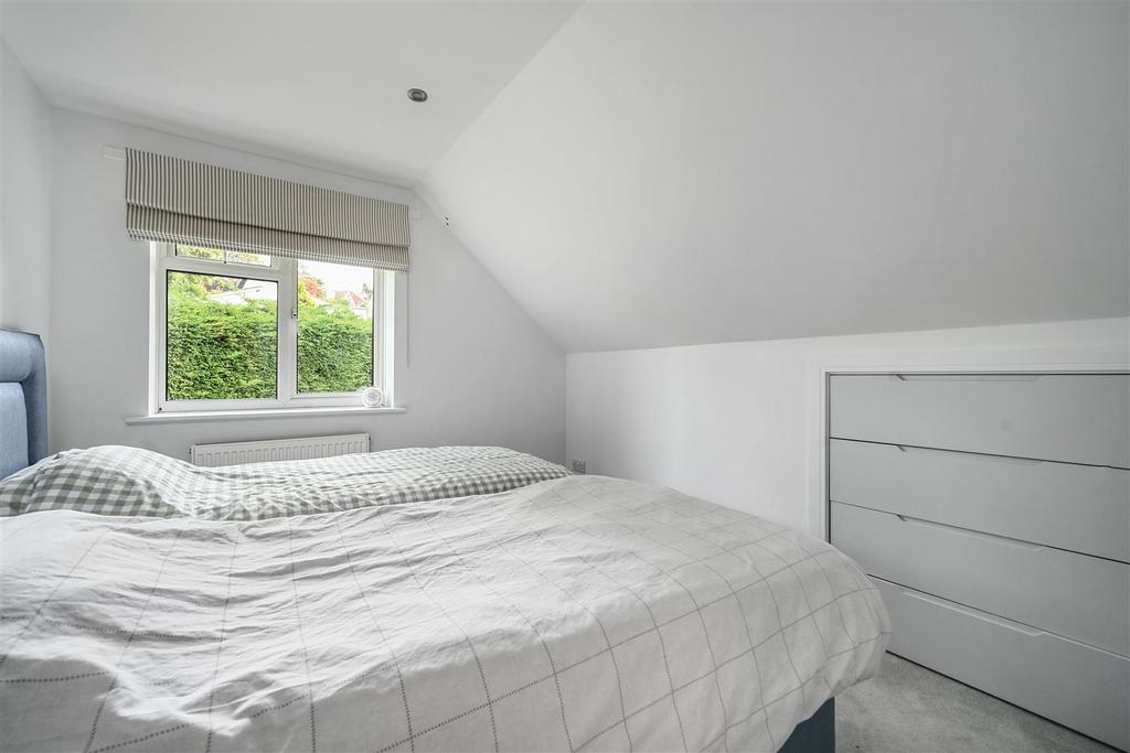 1 EWHURST CLOSE (19).jpg