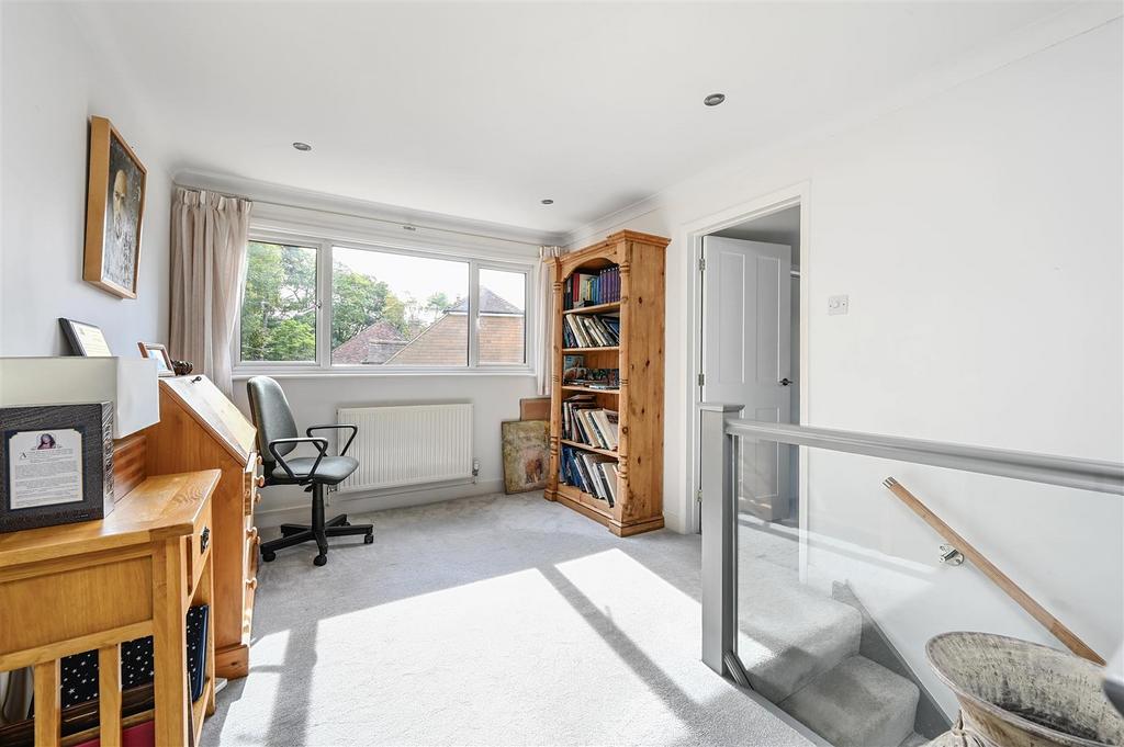 1 EWHURST CLOSE (20).jpg