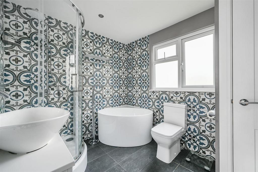 1 EWHURST CLOSE (17).jpg
