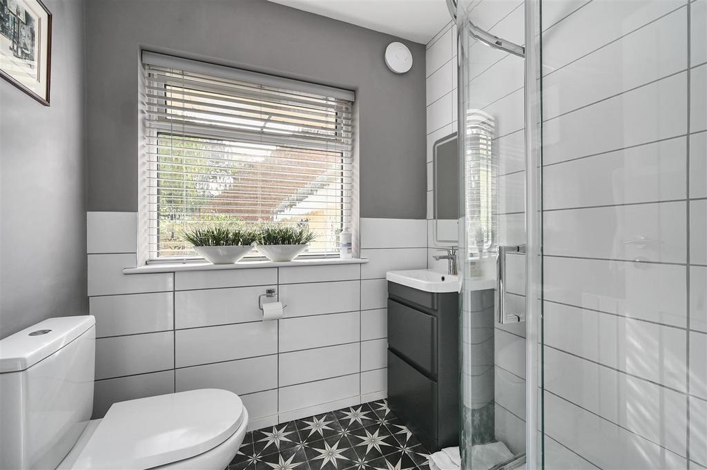 1 EWHURST CLOSE (14).jpg