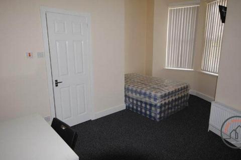 3 bedroom house to rent, Beechwood Mount, Leeds