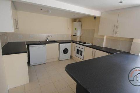 3 bedroom house to rent, Beechwood Mount, Leeds