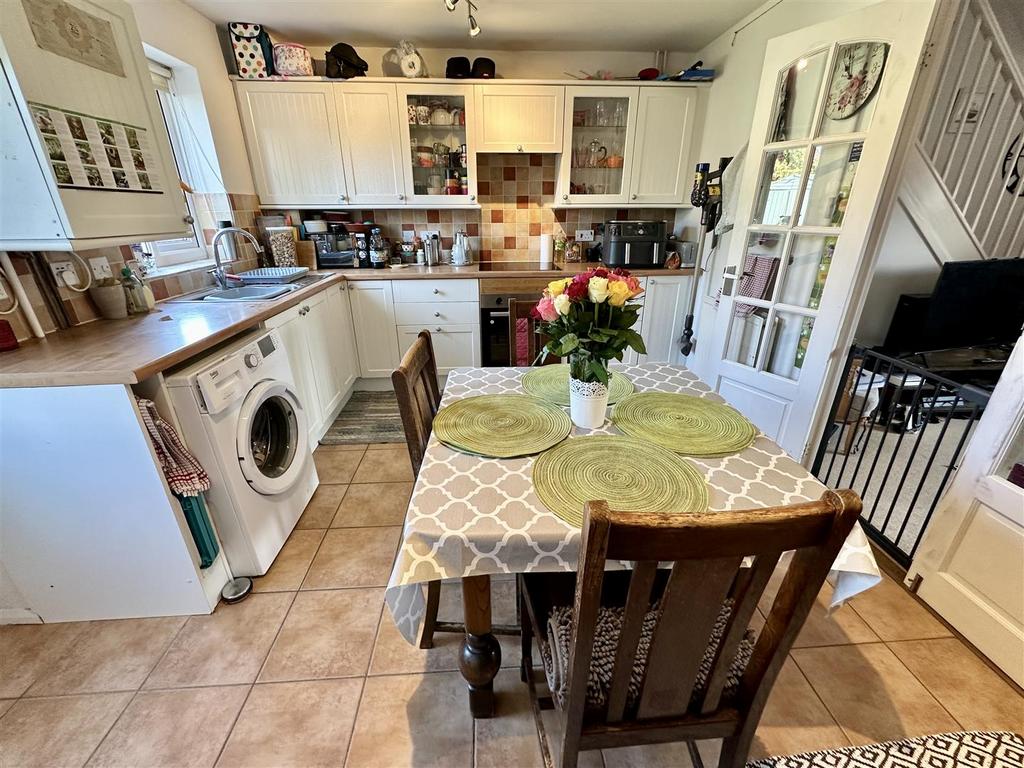 Dining kitchen