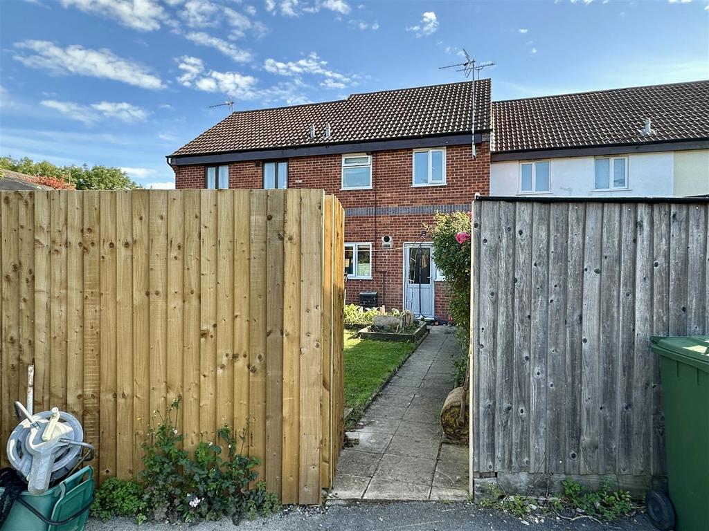 Rear gate