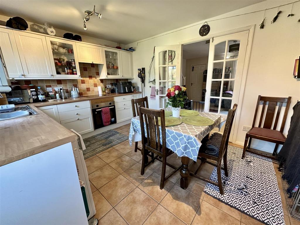 Dining kitchen