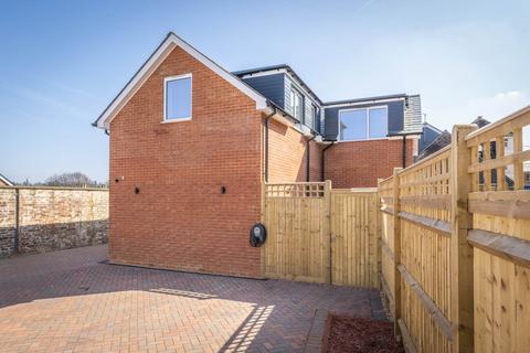 3 bedroom detached house for sale, Grosvenor Mews, Tunbridge Wells (Central location)