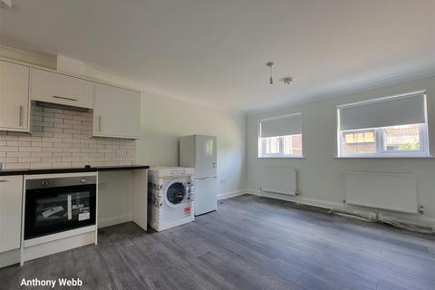 Green Lanes, Palmers Green, N13