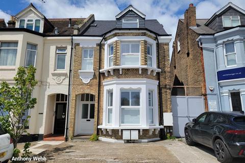1 bedroom flat for sale, Green Lanes, Palmers Green, N13
