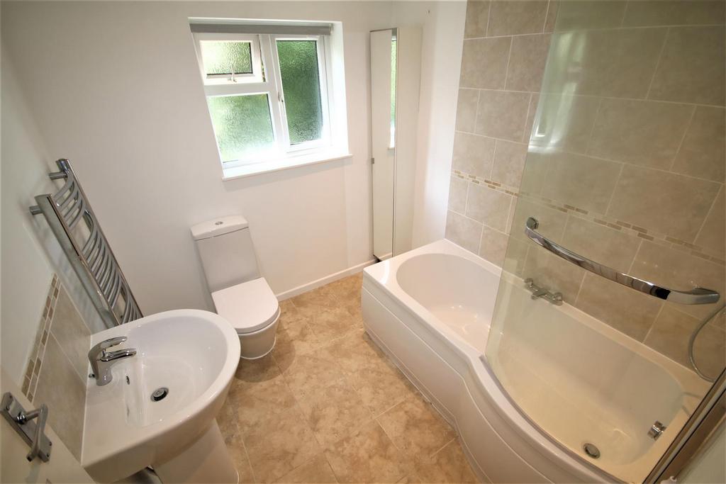 Family Bathroom.JPG