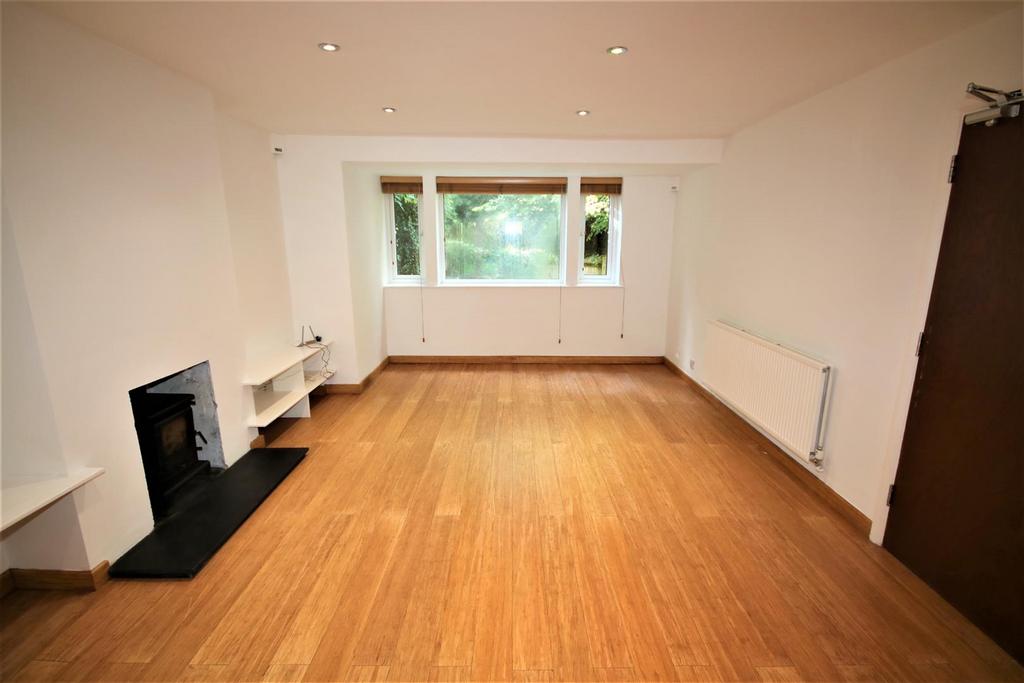 Living Room a.JPG