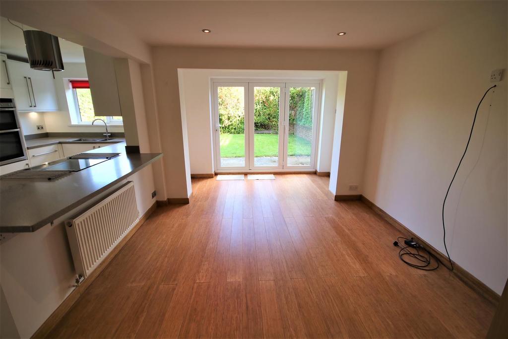 Dining Area a.JPG