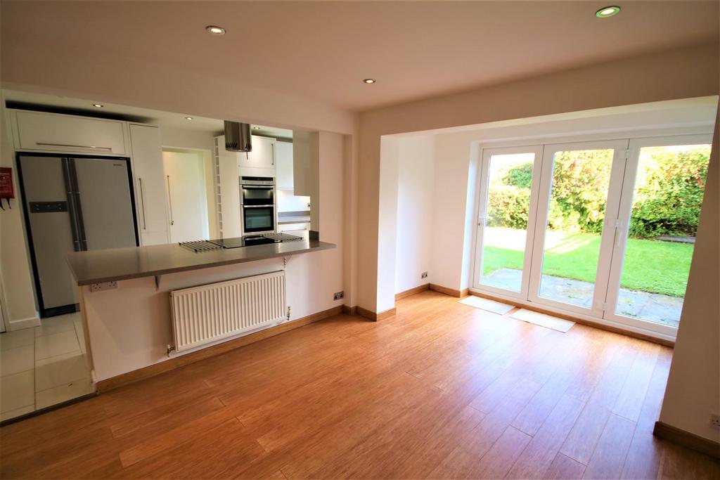 Dining Area b.JPG
