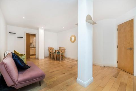1 bedroom flat to rent, Bartholomew Close, London EC1A