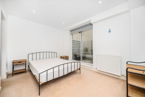 1 bedroom flat to rent, Bartholomew Close, London EC1A