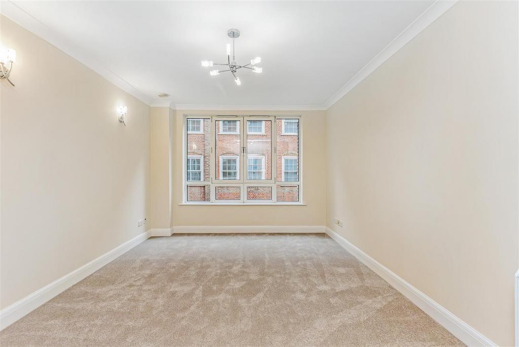 98380 Flat 18 Werna House 31 Monument Street (6).j