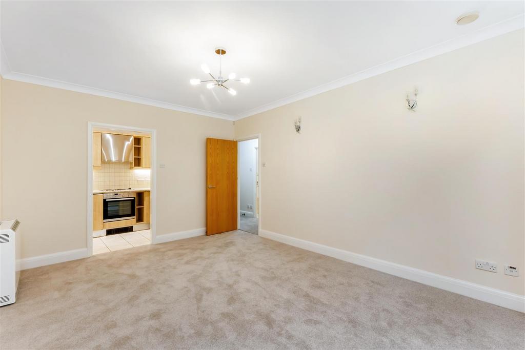 98380 Flat 18 Werna House 31 Monument Street (9).j