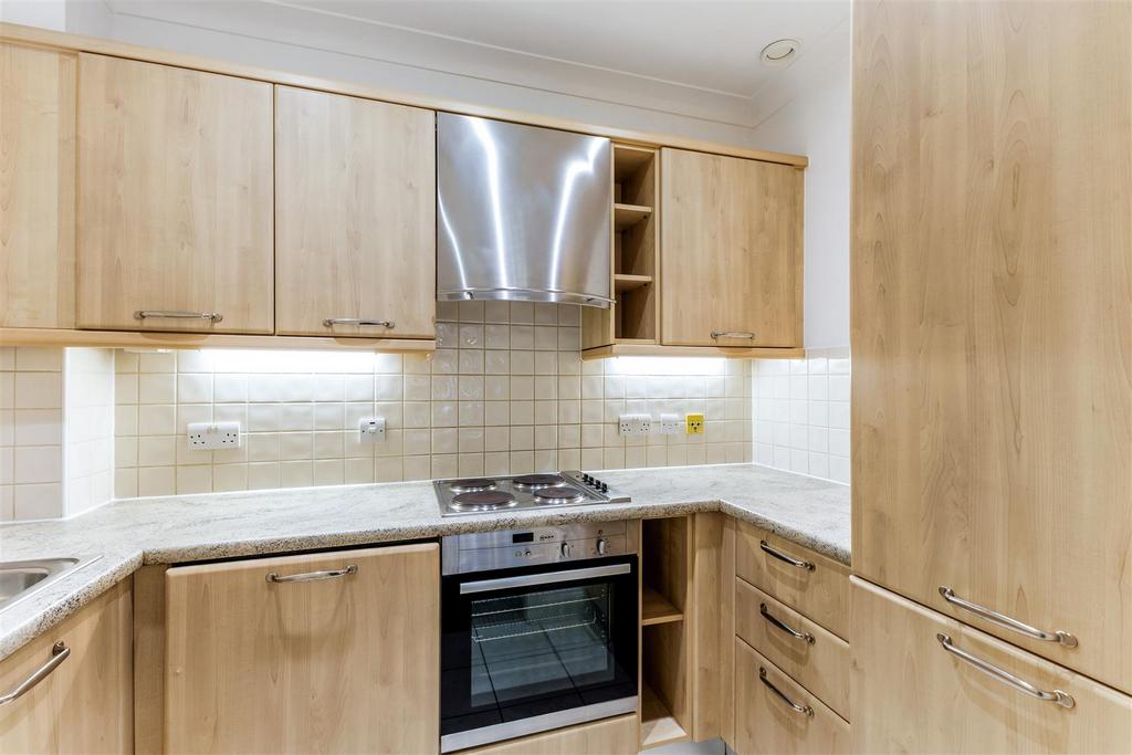 98380 Flat 18 Werna House 31 Monument Street (12).