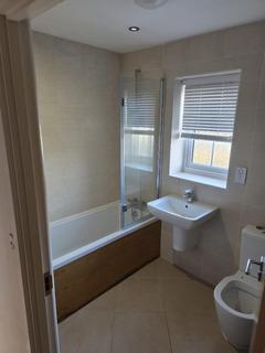 3 bedroom terraced house to rent, Nable Hill Close, Chilton